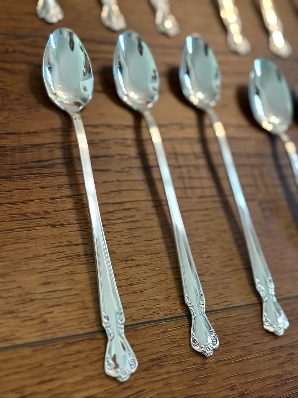12 piece Rogers & Bro Remembrance Silverplate Spoon Set Tea & Iced Tea